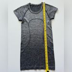 Lululemon  athletica Swiftly Tech Short Sleeve Ombré -Size 2 Photo 3