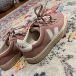 VEJA Sneakers Photo 2