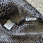 Violet+Claire  Black and Gray Patterned Blouse Photo 5