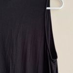 Mossimo Black V Photo 11