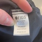 FIGS  Casma Three-Pocket‎ Scrub Top in Charcoal size XS Photo 3