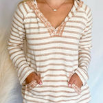 Hem & Thread Hem & Thread Striped Lace pocket sweatshirt Womens size medium Photo 0