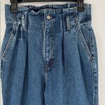 Abercrombie & Fitch Mom Jean Relaxed Fit Medium Wash Jeans Size 27/4 High Rise Photo 3