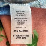 Women’s Super Cute Floral Top with Stretch Size M Photo 7