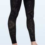 Lululemon Reveal Tight *Zen Expression Black, Size 2 Photo 3
