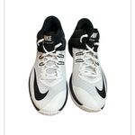 Nike  Sneakers Athletic Shoes Size 9 Air Versatile II White Black 921711-100 Photo 3