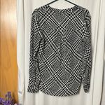 Victoria's Secret Women's Black and White Houndstooth Silk Top Size Medium Photo 6