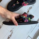 Sanuk  yoga sling sandals black flower design Photo 10
