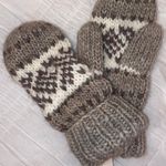 Urban Outfitters Mittens Photo 0