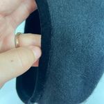 Vintage women's black French beret velvet band wool blend hat fashion accessory Photo 5