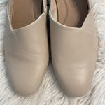 Clarks  Collection Shoes size 8 Ivory Leather so soft heel 1” so beautiful shoes Photo 1