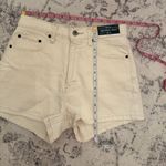 Abercrombie & Fitch Curve Love High Rise The Mom Short Cream Size 27 NWT Zip Fly Photo 4