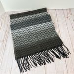 D&Y  softer than cashmere gray chevron print fringe scarf Photo 5