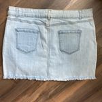 Wild Fable Women’s Light Wash Distressed Frayed Hem Mini Jean Skirt Size 18 Photo 9