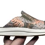 Clarks Women's 7.5 Breeze Shore Mule Olive Green Fern Leaves Photo 7