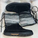Toms  Black‎ Suede Boots with Blue Label Size 6.5 Photo 4