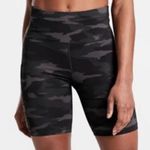 Athleta  Ultimate stash pocket camo shorts size small Photo 0