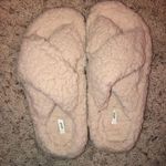 Aerie Fuzzy Slippers White Size 6 Photo 0