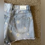 Angel Kiss Blue Denim Jean Shorts with White and Yellow Embroidered Flowers, Size 0/24 Photo 11