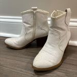 Dirty Laundry  white ankle boots  Photo 1