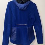 Athleta Women's Power Peak Electric Blue Fleece and Puffer Jacket Photo 5