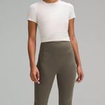 Lululemon Groove Nulu Super-High-Rise Flared Pant
Regular size 4 army green Photo 1