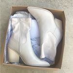 Steve Madden Women's Thorn Fashion Boot Cream Ivory Size 9 NEW Photo 1