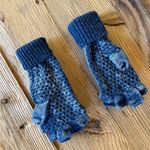 Obey Knitted 100% cotton mittens/ fingerless gloves blue / light blue tie-die Photo 1