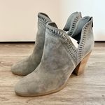 Vince Camuto Fileana Split Shaft Suede Ankle Bootie Gray Size 10 BRAND NEW Photo 4