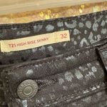 Levi's Levi’s Black 721 Skinny Cheetah Print Wild Cat Foil Design Pants Size 32 Photo 3