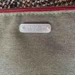 Baggallini Bagallini Fabric Zipper Wristlet Green Red Trim NWOT Photo 4