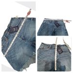 Old Navy  Womans Button Fly Stretch Denim Shorts Sz 8 NWT Photo 6
