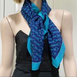 100% Silk 34”x35” Chain Design Scarf Blue Photo 1