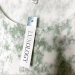 Luxology NWT Green & White Tie Dye Flutter Sleeve Blouse Size XL Photo 2