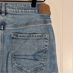 American Eagle Strigid Mom Jeans Distressed High-Waisted Women’s Size 8 Short Photo 9