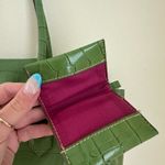 Green alligator print leather shoulder bag and matching wallet Photo 2