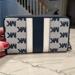 Michael Kors Jet Set Travel Large Striped Logo Jacquard Smartphone Wristlet Photo 3