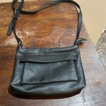 Universal Threads Universal Thread Black Crossbody Bag Adjustable Strap Front Pocket Zip Closure Photo 5