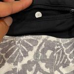 LululemonāPace Setter Skirt Gray Floral Print Size 4 Running Athletic Skort Photo 2