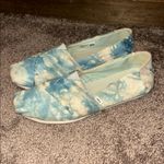 Toms  Cloudbound Alpargata blue & white tie-dye slip on shoes Photo 1