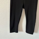 Athleta  accelerate crop pant Sz M Photo 3