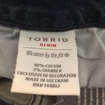 Torrid High Rise Floral Embroidered Denim Raw Hem Blue Jean Shorts Womens 10 Photo 10