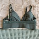 Lululemon NWT ‎ License to Train Triangle Bra A/B in Cascadia Green size 10 Photo 1