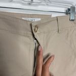 Loft NWT  Monroe 6" Chino Shorts In‎ Cream Size 6 Photo 3