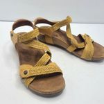 Taos Trulie Adjustable Leather Upper Sandals Shoes Women's Size 10 Photo 0