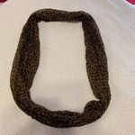 Leopard brown and black print infinity scarf Photo 0