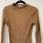 Bohme  Medium ribbed long sleeved mock neck shirt in Tan / brown Photo 4