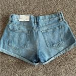 Arizona Jeans  co. Women’s blue denim medium wash shorts size 11 Baggy Photo 3