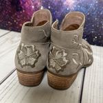 Seychelles  Lantern Ankle Boots Taupe Embroidered Western Boho Floral  Sz 7.5 Photo 3