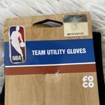 Nba  Team Cleveland Cavaliers utility gloves in burgundy one size Photo 6